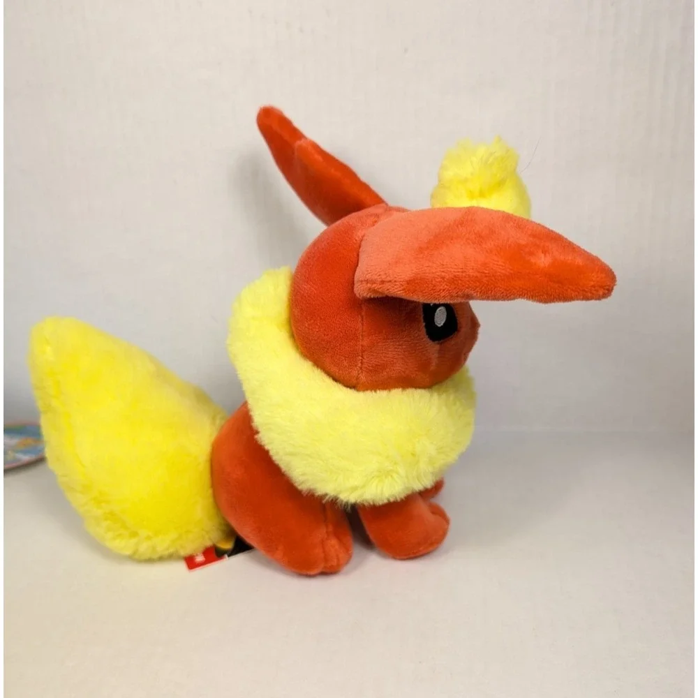 READ Pokemon Center Flareon & Tomy Vaporeon Plush Lot NWT